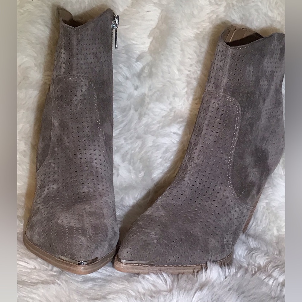Marc fisher midair gray ankle boots size 8